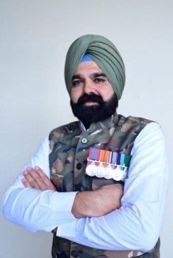 Dr. Rvindra Nath Shukla